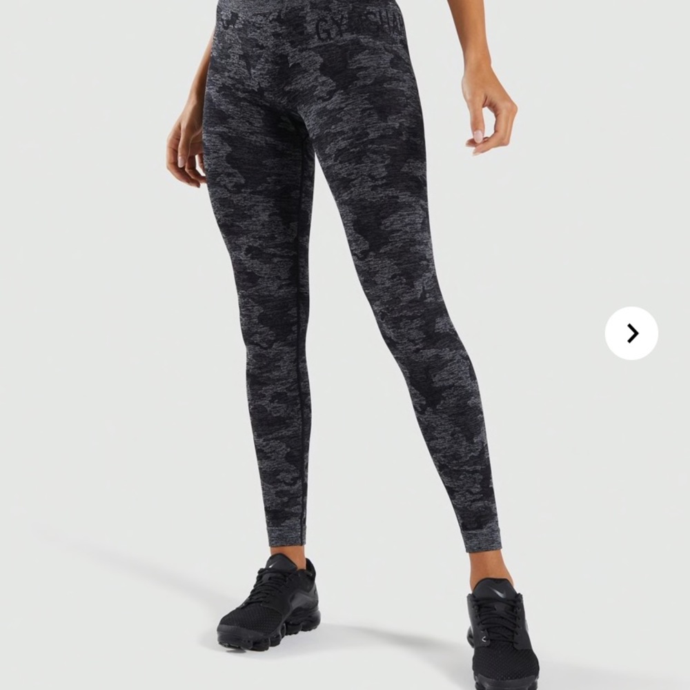CAMO SEAMLESS LEGGINGS GYMSHARK *NWT*